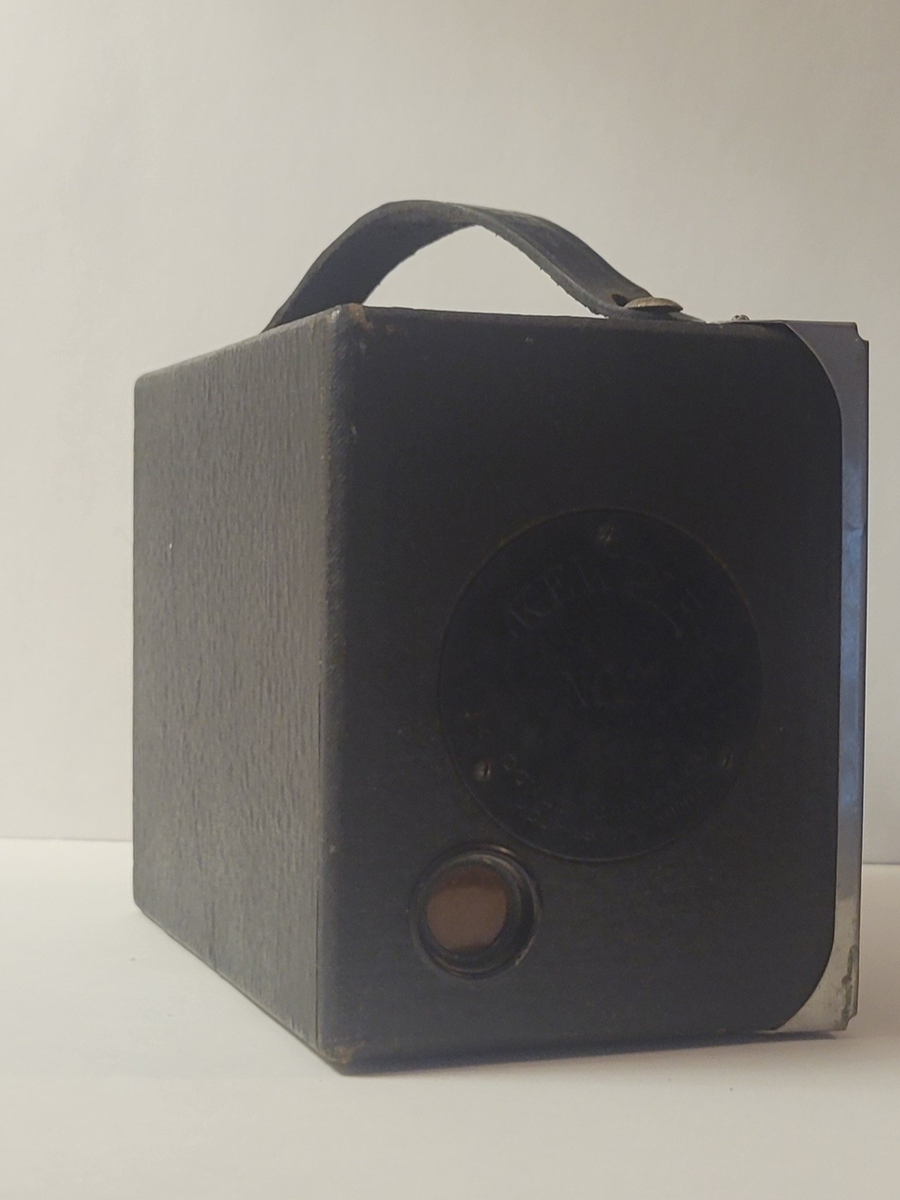 Antique Kewpie Box Camera - 1915-1922 Black Leatherette Film Camera - Picture 3 of 8
